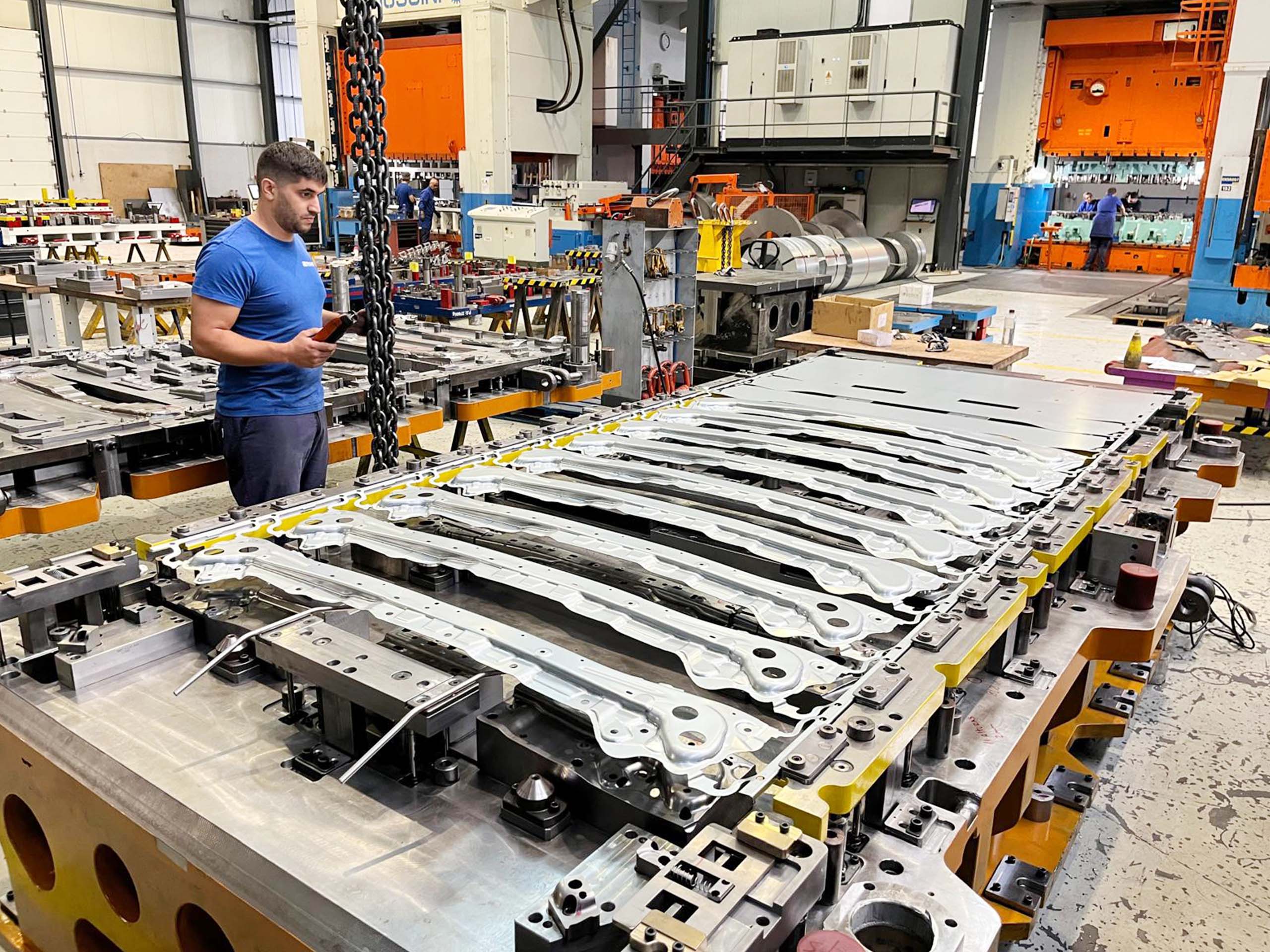 Progressive Tool Adjustment — EPALFER